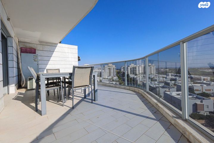 גג/ פנטהאוז, נאות רבין, יבנה