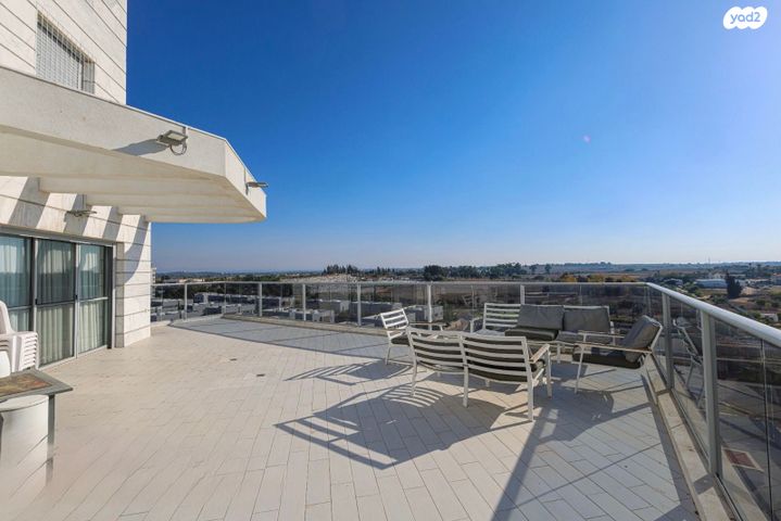 גג/ פנטהאוז, נאות רבין, יבנה