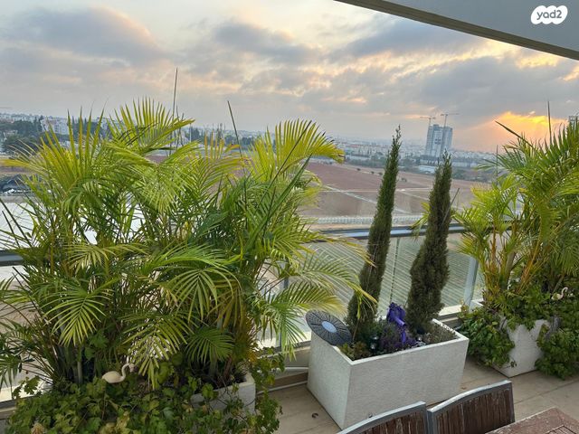 גג/ פנטהאוז, מגדיאל, הוד השרון