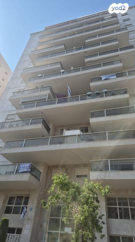 דירה, ברוש, קרית השרון, נתניה