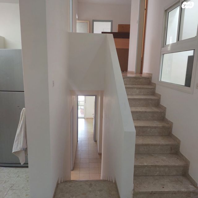 דו משפחתי, שערי תקווה