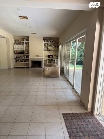 בית פרטי/ קוטג', סביון