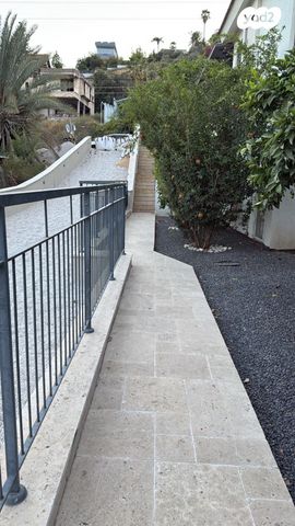 דירת גן, המייסדים, כינרת מושבה