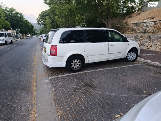 קרייזלר טאון אנד קאנטרי