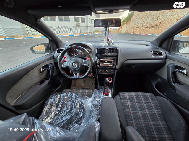 פולקסווגן פולו 