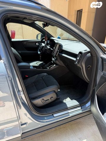 וולוו XC40