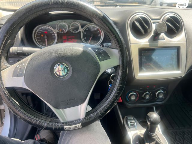 אלפא רומיאו מיטו