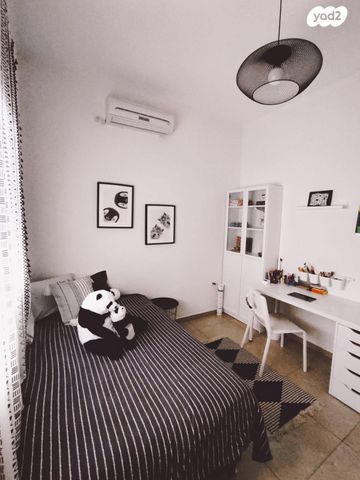 בית פרטי/ קוטג', הגפן 232, פעמי תש''ז, פעמי תש"ז