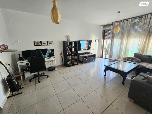 דירה, אורי צבי גרינברג 4, אזורי חן, גימל החדשה, תל אביב יפו