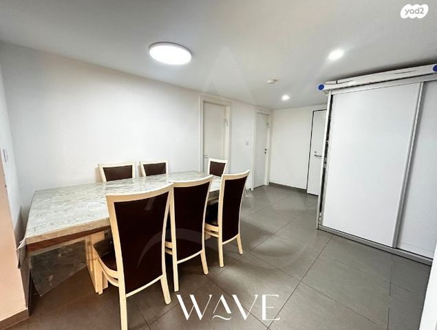 דירה, האגמית, החותרים, טירת כרמל