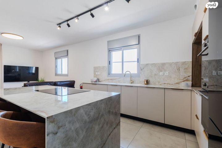 גג/ פנטהאוז