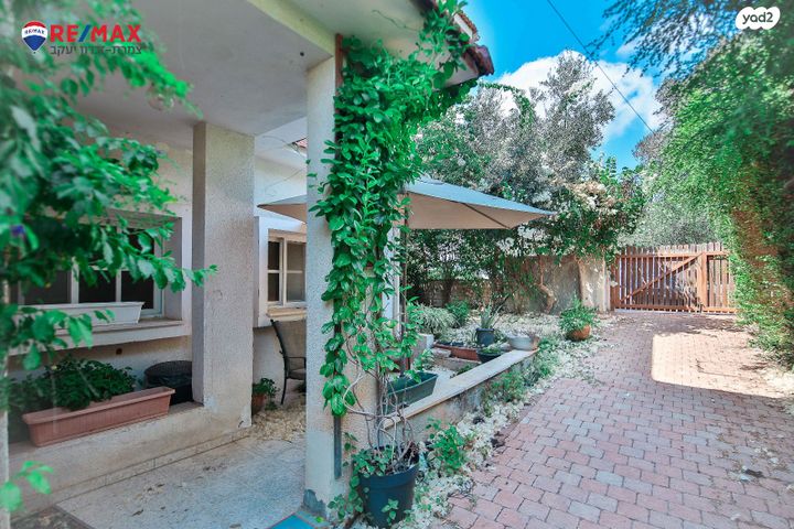 דו משפחתי, טרומפלדור, נווה רמז, זכרון יעקב