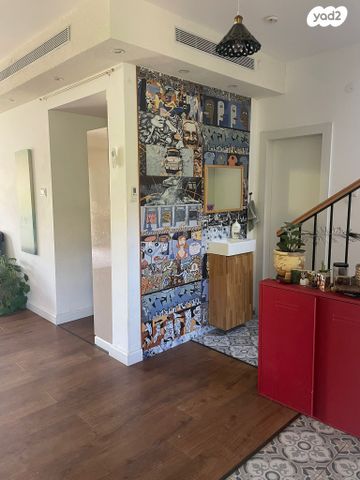 דו משפחתי, רובע 10 חן, קצרין