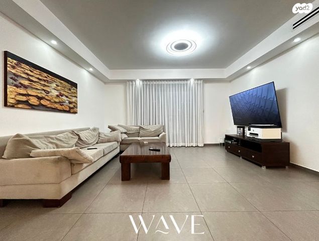 דירה, האגמית, החותרים, טירת כרמל