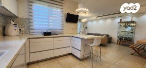 דו משפחתי, שערי תקווה