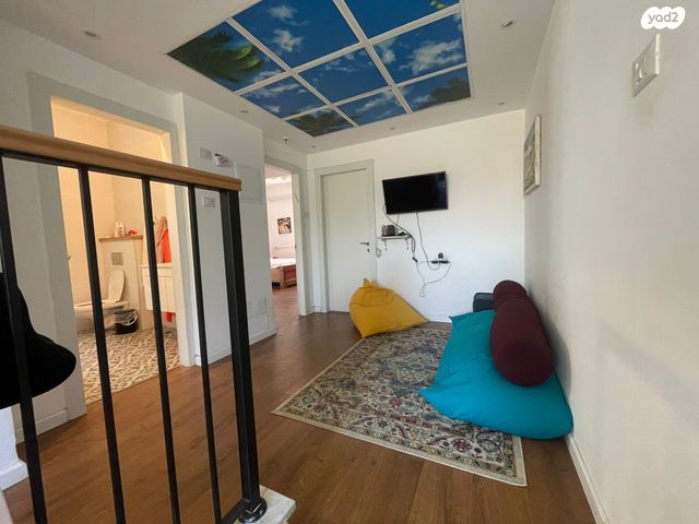 דו משפחתי, רובע 10 חן, קצרין