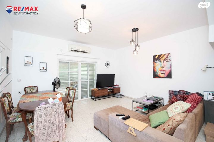 דו משפחתי, טרומפלדור, נווה רמז, זכרון יעקב