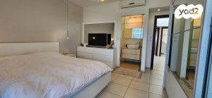 דו משפחתי, שערי תקווה