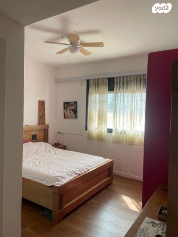 דו משפחתי, רובע 10 חן, קצרין