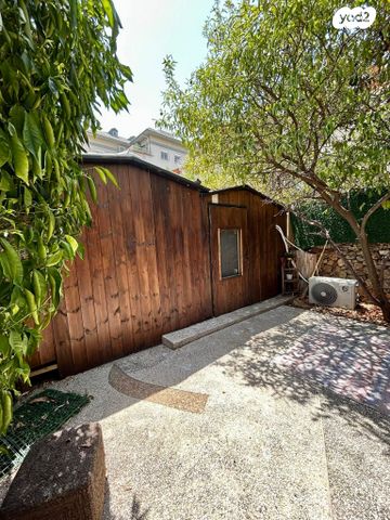 דו משפחתי, שיכוני מזרחי, כפר סבא