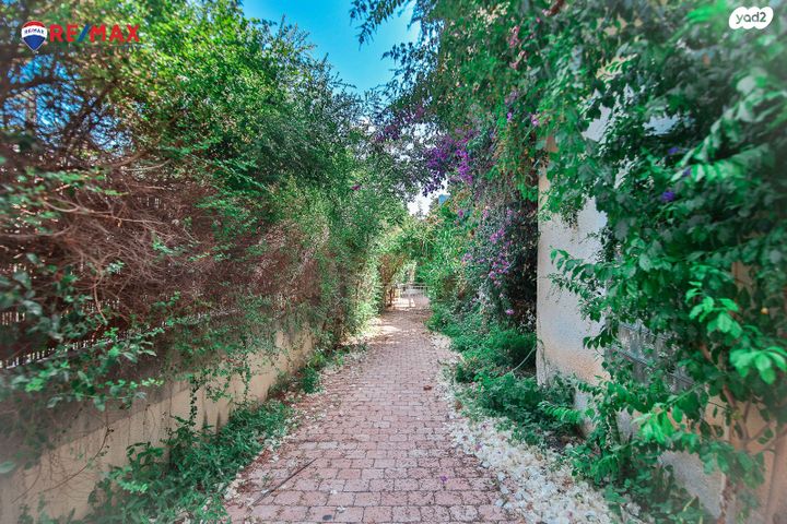 דו משפחתי, טרומפלדור, נווה רמז, זכרון יעקב