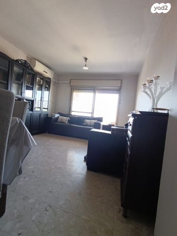 דירה, הרב פנחס קהתי, אזור תעשיה גבעת שאול, ירושלים