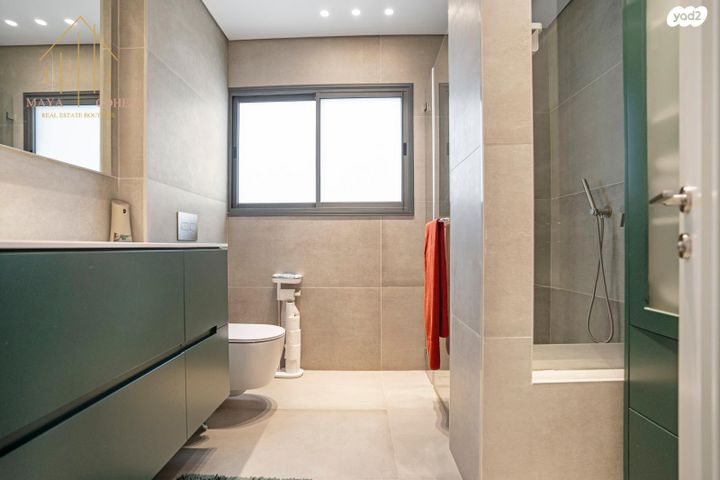 גג/ פנטהאוז, ב' / צפון מערב העיר, רחובות