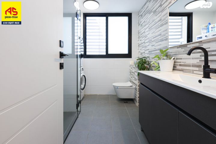 גג/ פנטהאוז, שכונה 8, תל מונד