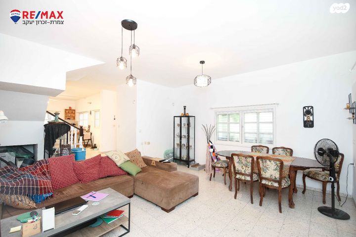 דו משפחתי, טרומפלדור, נווה רמז, זכרון יעקב