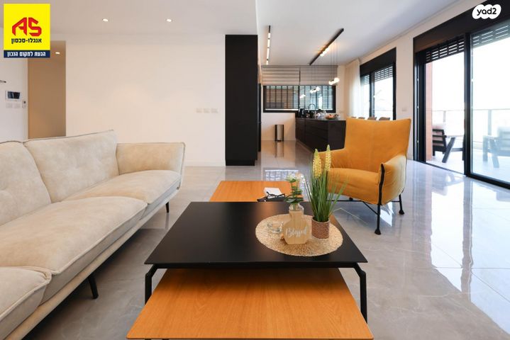 גג/ פנטהאוז, שכונה 8, תל מונד