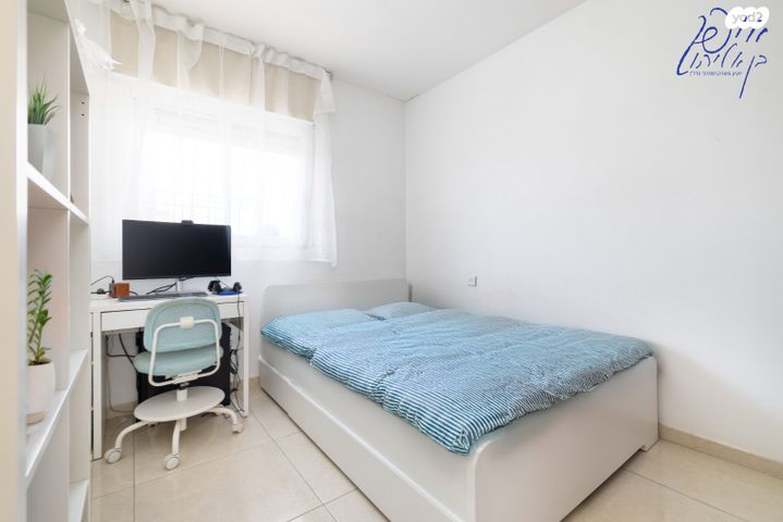 דירה, יונה צבי פיינשטיין, ראשון לציון