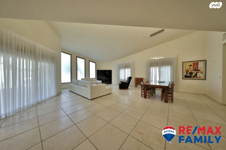 דו משפחתי, הרב קוק 31, מוצקין הותיקה, קרית מוצקין