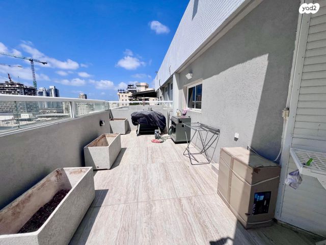 גג/ פנטהאוז, המרגנית 24, קרית אילון, חולון