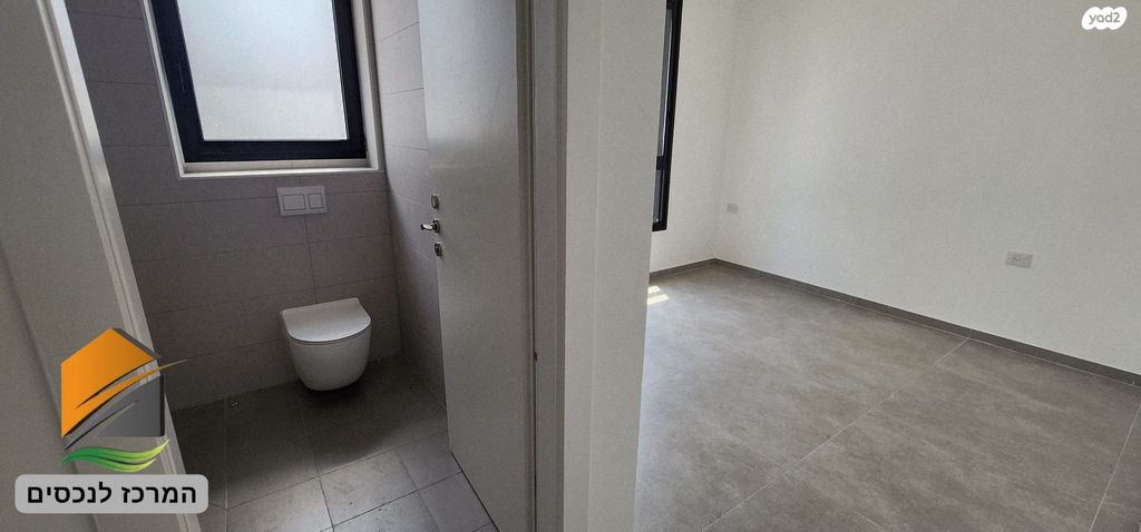 דירה, יעקב תמרי, חצרות המושבה, רחובות