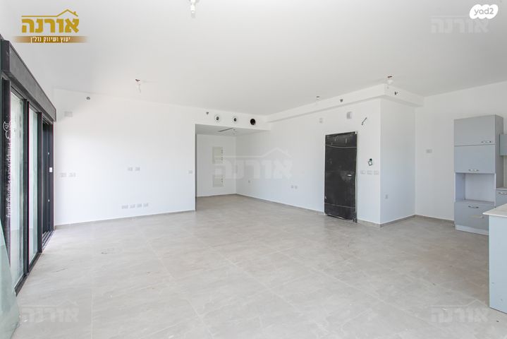 גג/ פנטהאוז, הכלניות, טירת כרמל