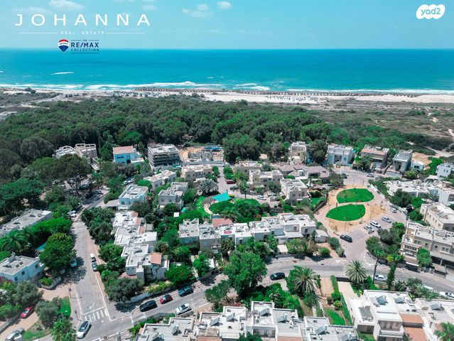 דו משפחתי, הצמרות, קיסריה