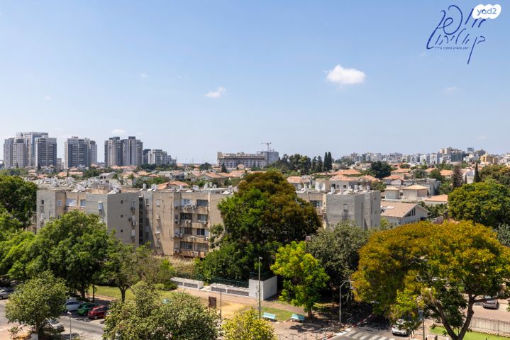 דירה, יונה צבי פיינשטיין, ראשון לציון