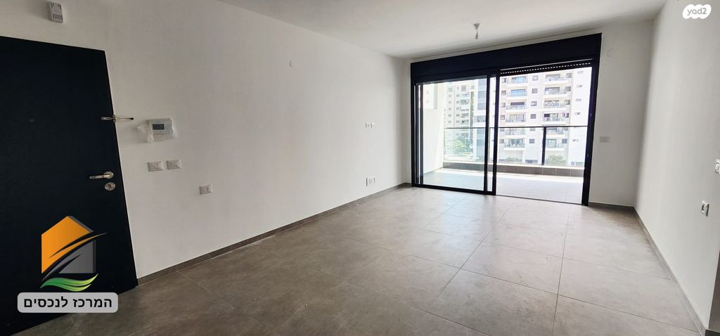 דירה, יעקב תמרי, חצרות המושבה, רחובות