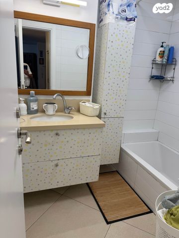 דירה, הרי הגולן, הרצליה