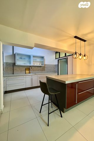 דו משפחתי, שיכוני מזרחי, כפר סבא