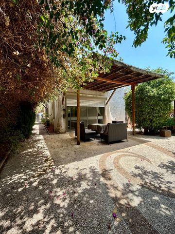 דו משפחתי, שיכוני מזרחי, כפר סבא