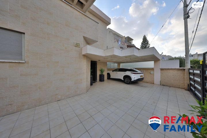 דו משפחתי, הרב קוק 31, מוצקין הותיקה, קרית מוצקין