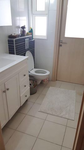 דירה, צור יצחק