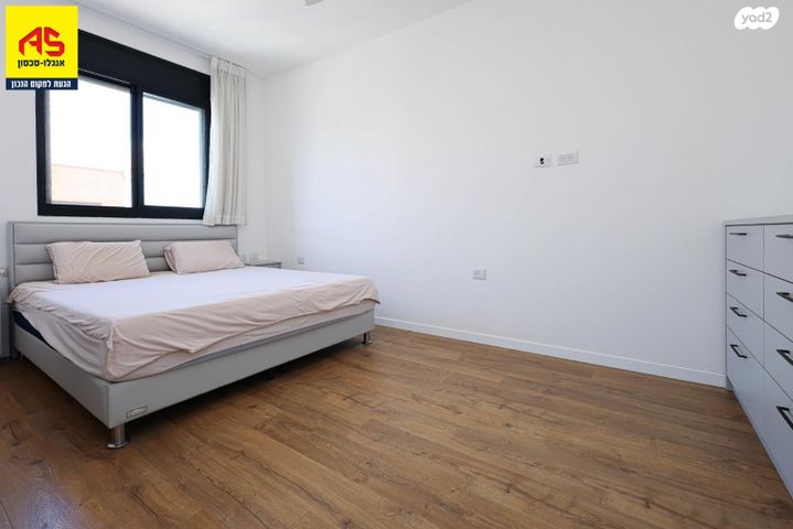 גג/ פנטהאוז, שכונה 8, תל מונד