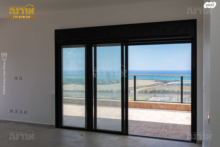 גג/ פנטהאוז, הכלניות, טירת כרמל