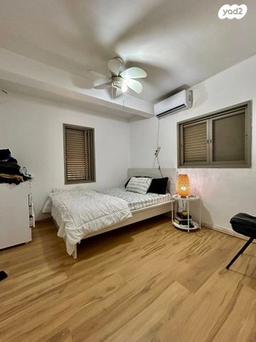 דו משפחתי, שיכוני מזרחי, כפר סבא