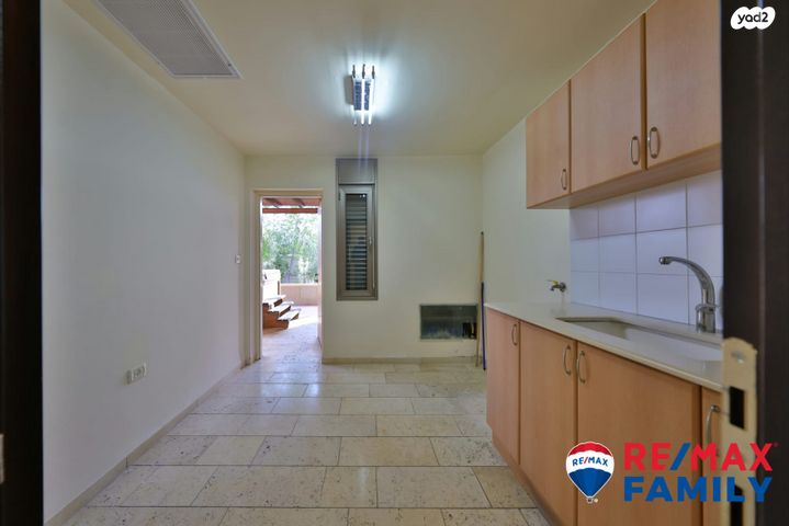 דו משפחתי, הרב קוק 31, מוצקין הותיקה, קרית מוצקין