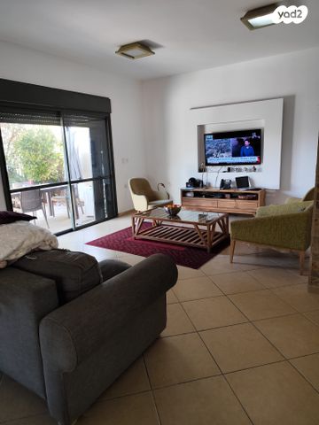 בית פרטי/ קוטג', מזכרת בתיה