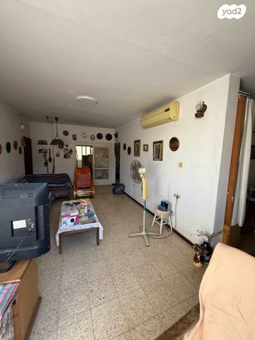 דירה, פני הגבעה 11, שכונת גפן, רמת גן