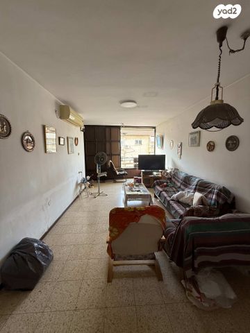 דירה, פני הגבעה 11, שכונת גפן, רמת גן